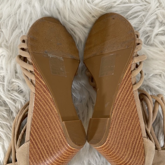 LULUS Pure Instinct Nude Suede Caged Wedges Size 9 New - Picture 11 of 13